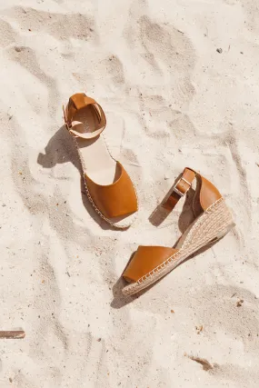 HUMAN PREMIUM Helene Wedge Heels Tan