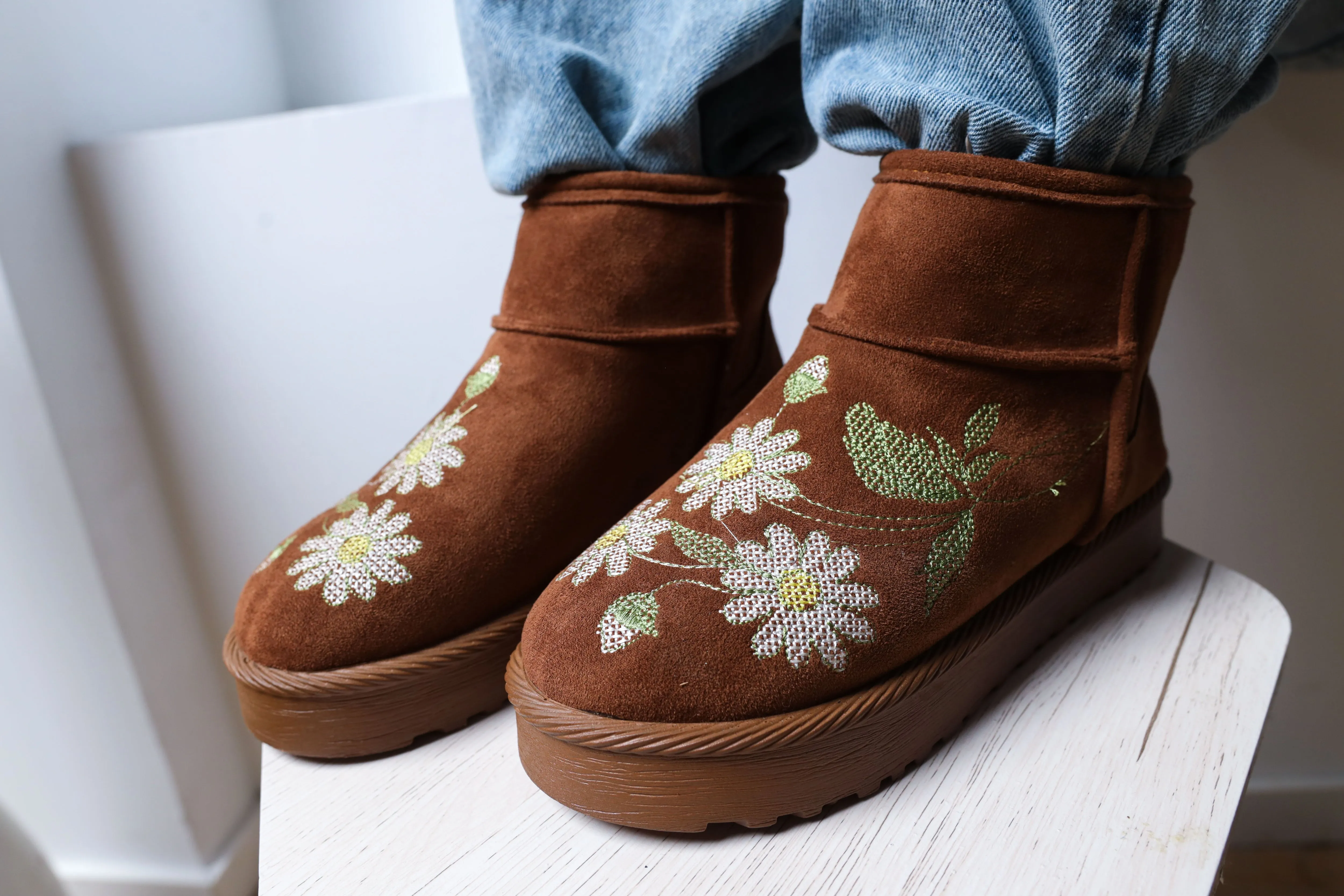 Winter Rose Embroidered Boots - Havan